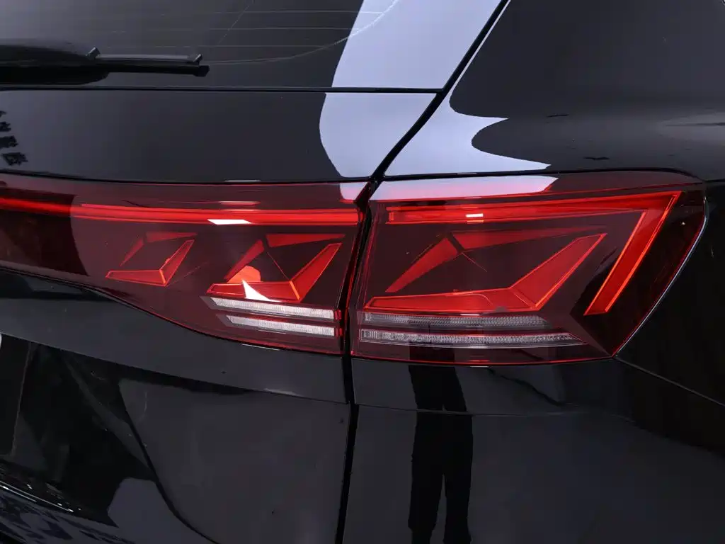 Volkswagen Touareg — миниатюра 9
