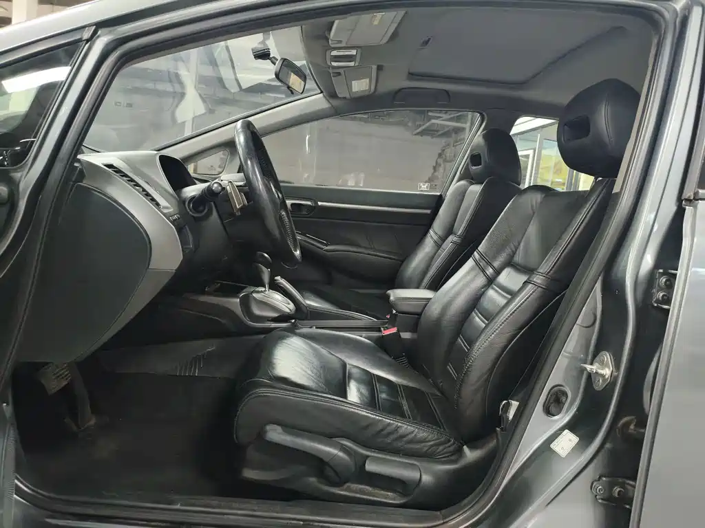 Honda Civic — миниатюра 9