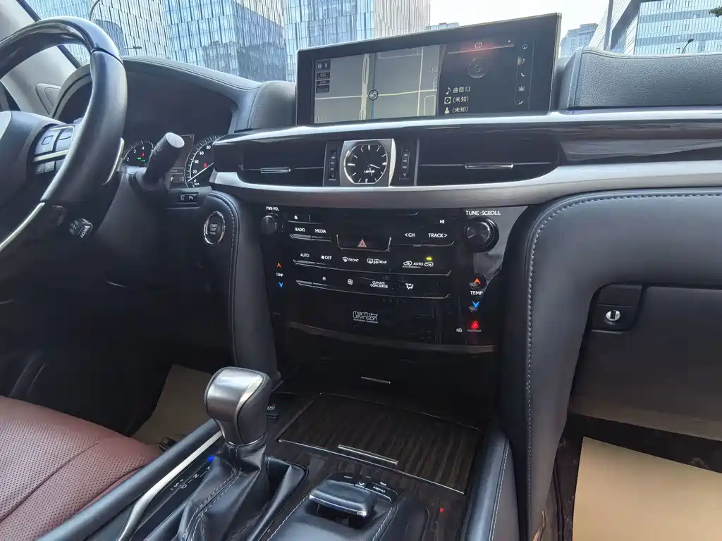 Lexus LX — миниатюра 17