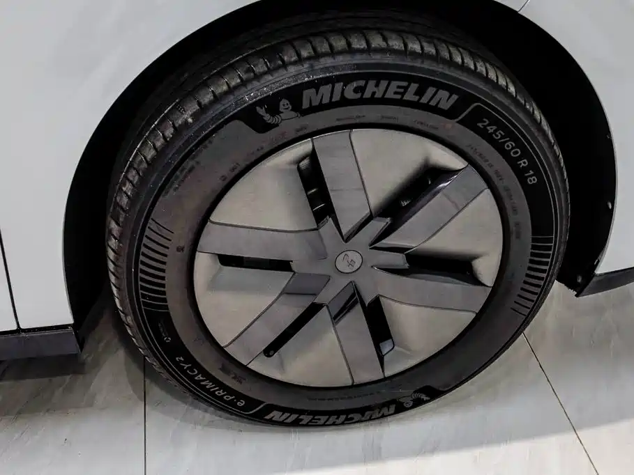 Li Auto Li MEGA — миниатюра 33