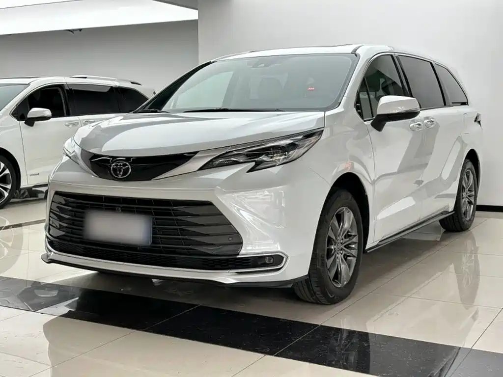 Toyota Sienna — миниатюра 3