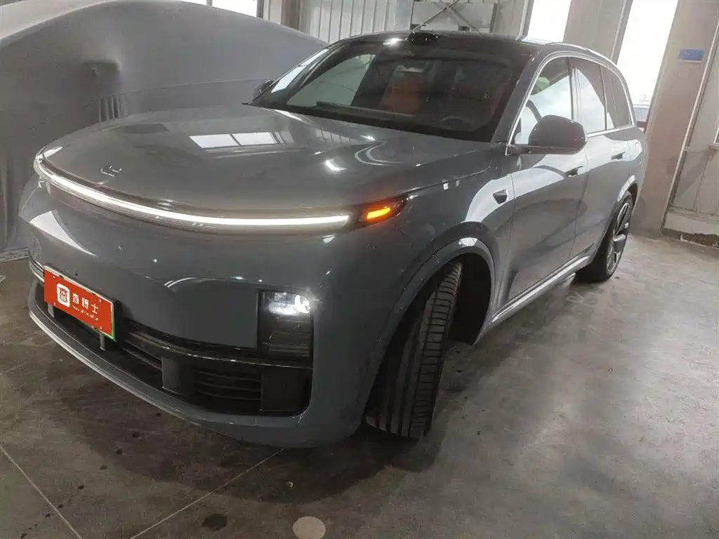 Li Auto Li L8 2025
