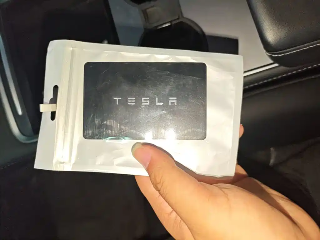 Tesla Model 3 — миниатюра 9