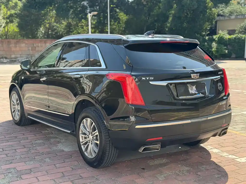 Cadillac XT5 — миниатюра 8