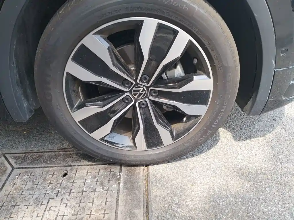 Volkswagen Tiguan L — миниатюра 8