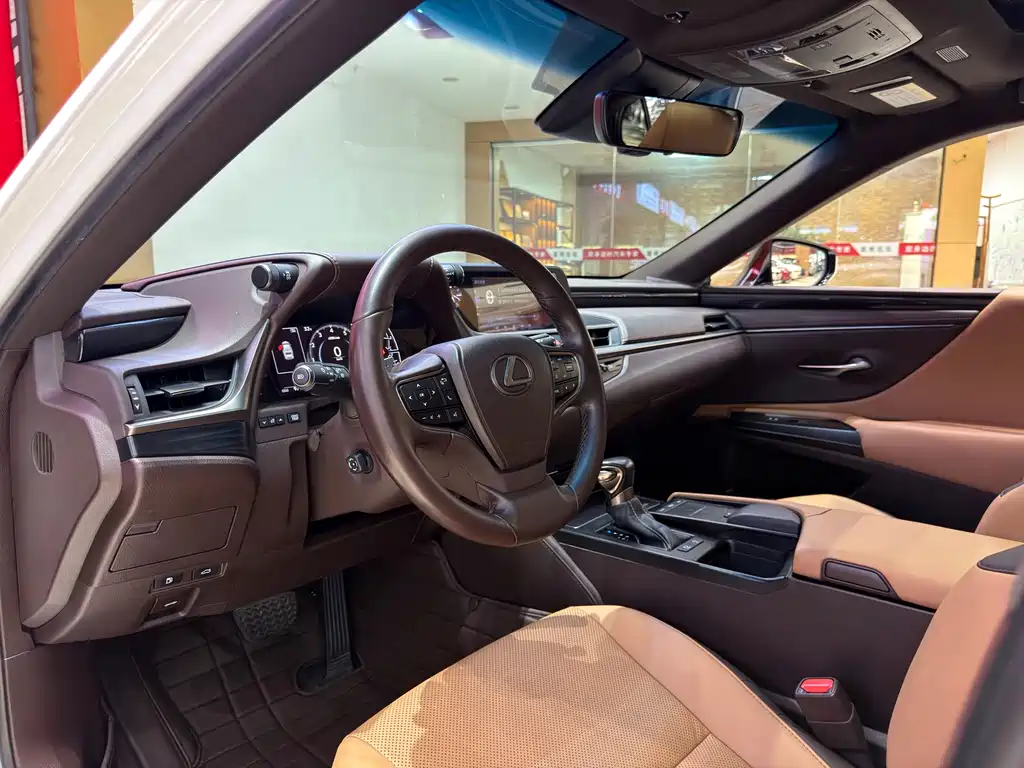 Lexus ES — миниатюра 14