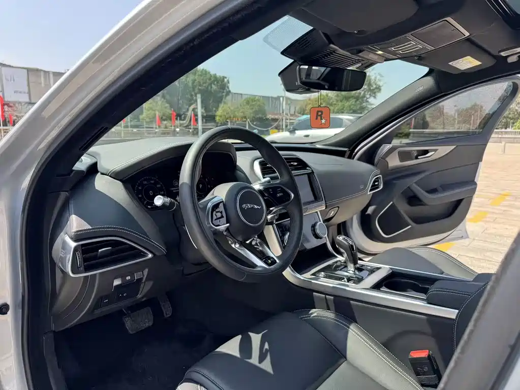 Jaguar XEL — миниатюра 11
