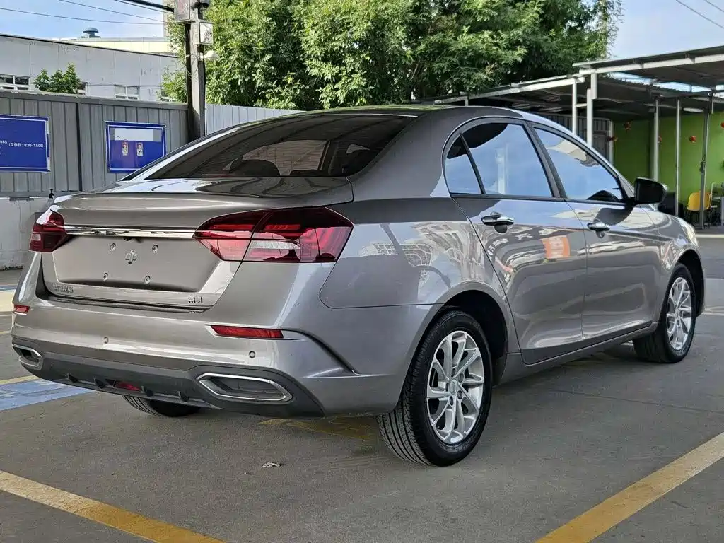 Geely Emgrand — миниатюра 3