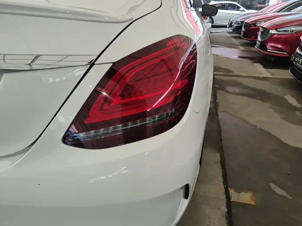 Mercedes-Benz C-Class — миниатюра 8