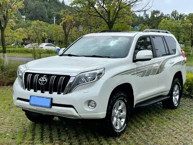 TOYOTA PRADO 2016