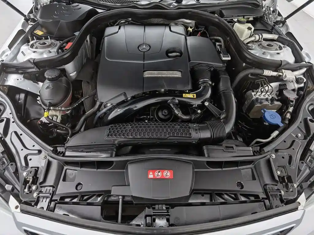 Mercedes-Benz E-Class — миниатюра 6