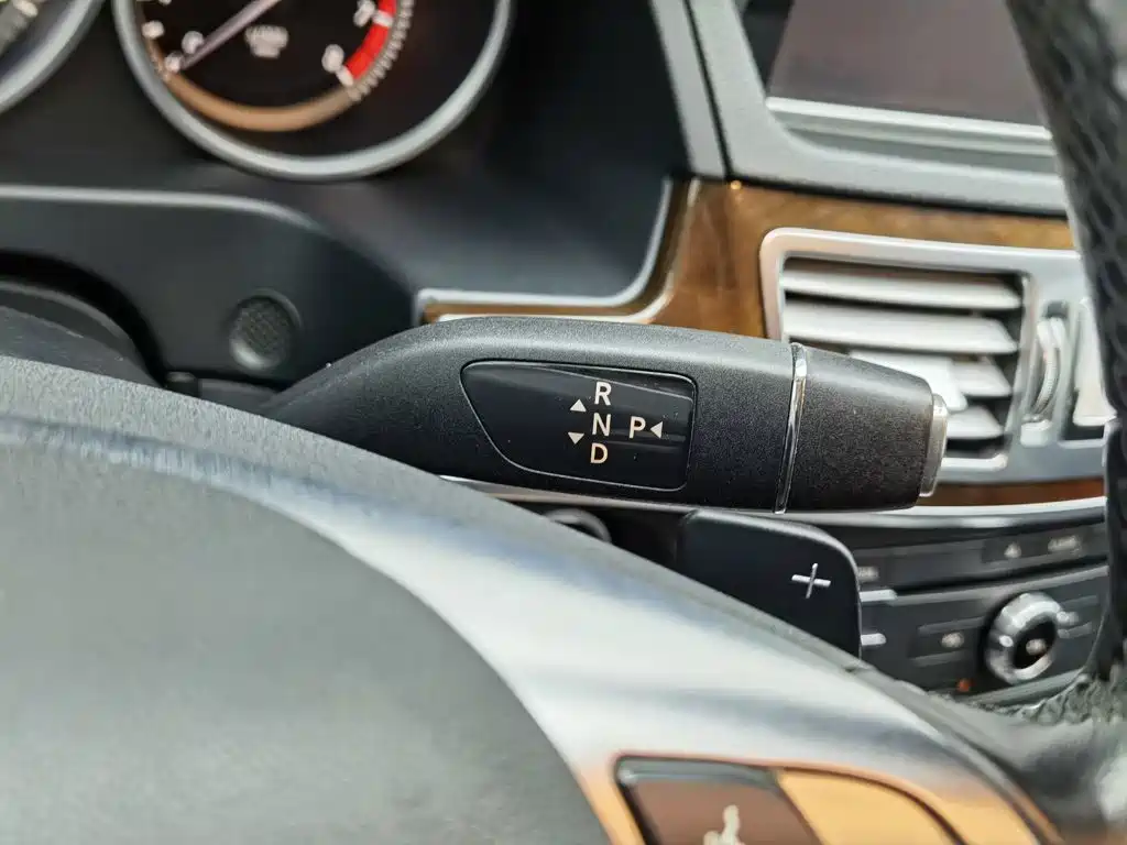 Mercedes-Benz E-Class — миниатюра 13