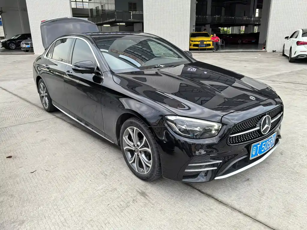 MERCEDES-BENZ E CLASS