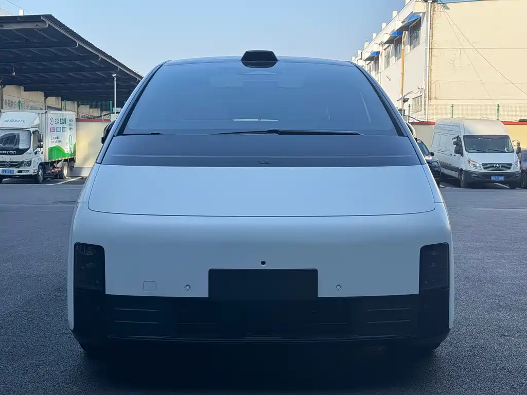 Li Auto Li MEGA — миниатюра 2
