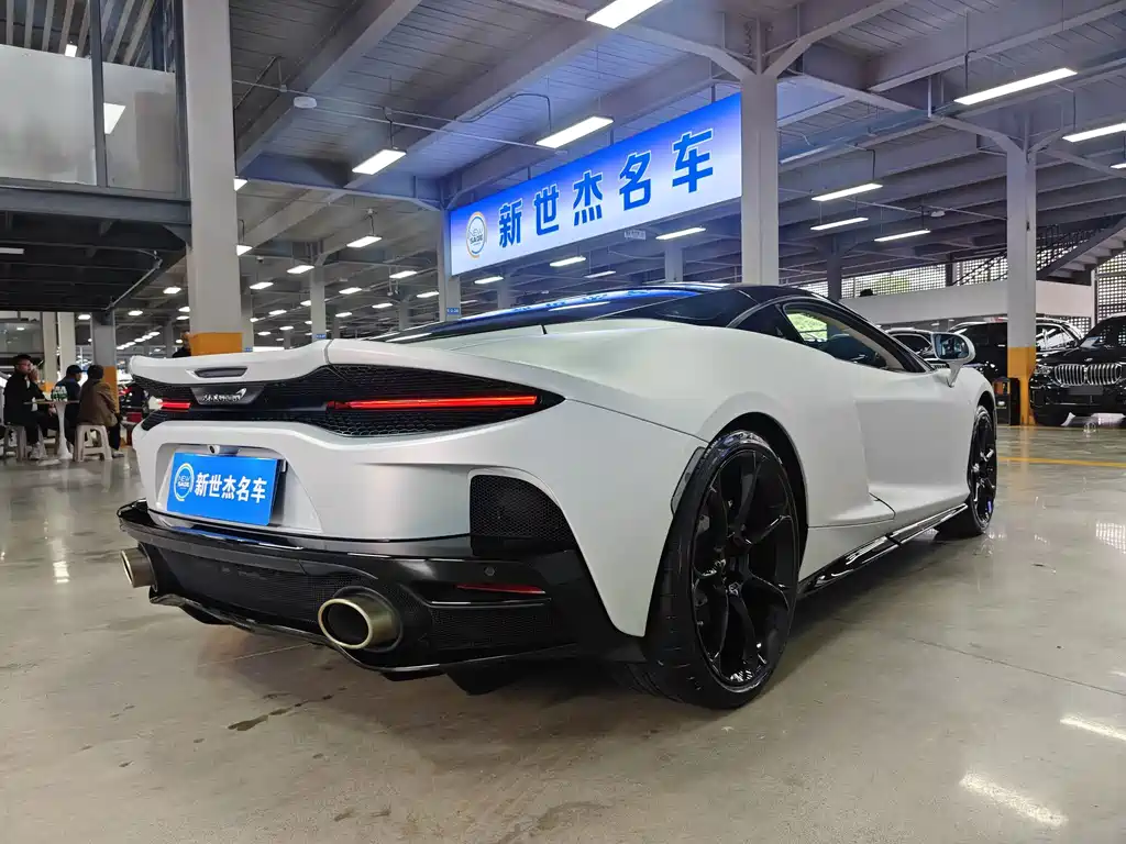 McLaren GT — миниатюра 8