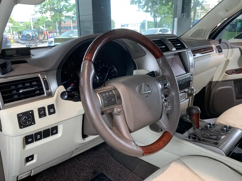 Lexus GX — миниатюра 12