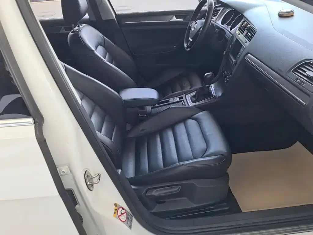 Volkswagen Golf — миниатюра 25