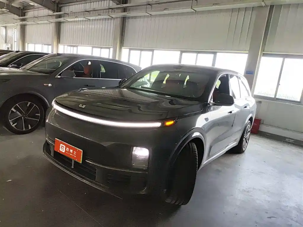 Li Auto Li L8 2025