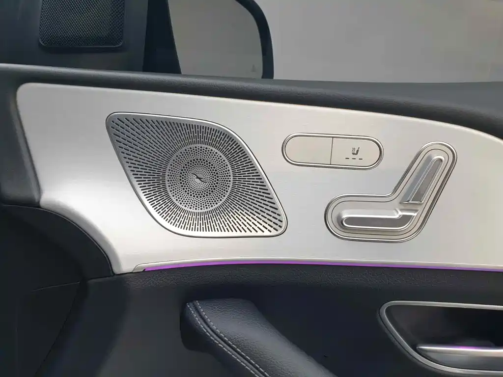 Mercedes-Benz GLE (Import) — миниатюра 17