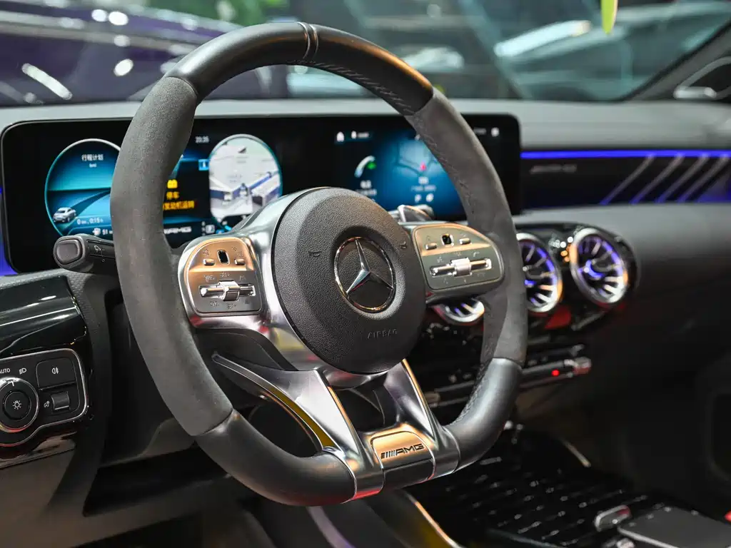 MERCEDES-BENZ CLA AMG