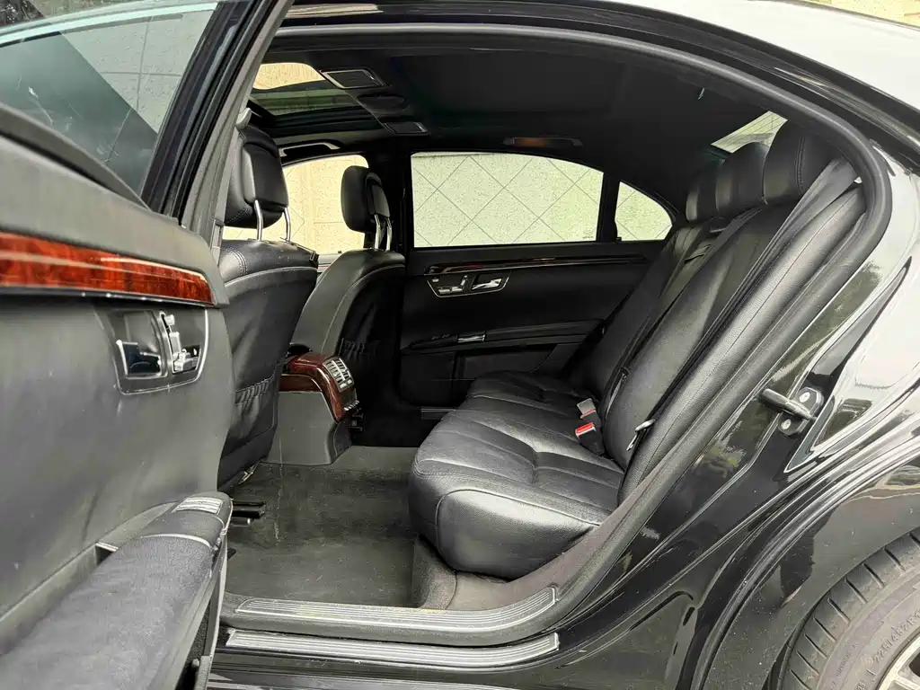 Mercedes-Benz S-Class — миниатюра 7