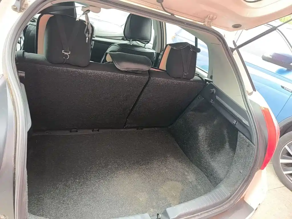 Toyota Yaris L — миниатюра 19