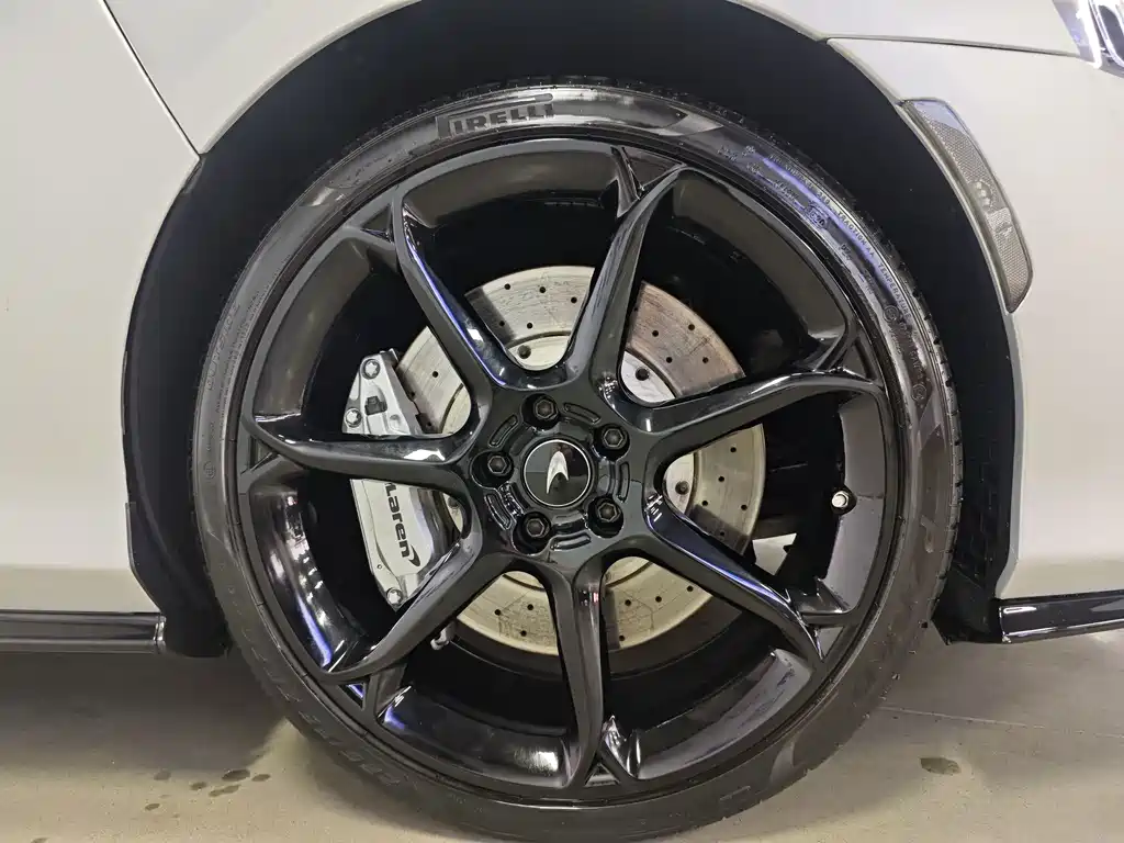 McLaren GT — миниатюра 13