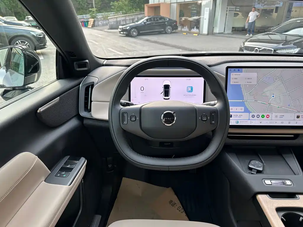 Volvo XC70 PHEV — миниатюра 13