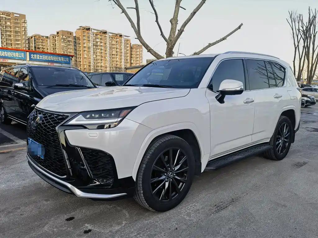 Lexus LX 2023