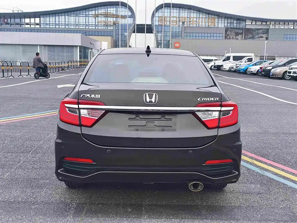 Honda Crider 2015 1.8L AT Luxury