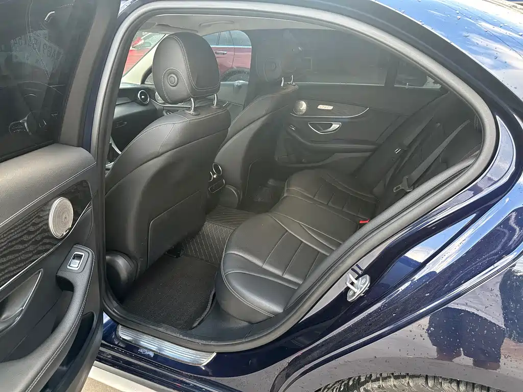 Mercedes-Benz C-Class — миниатюра 8