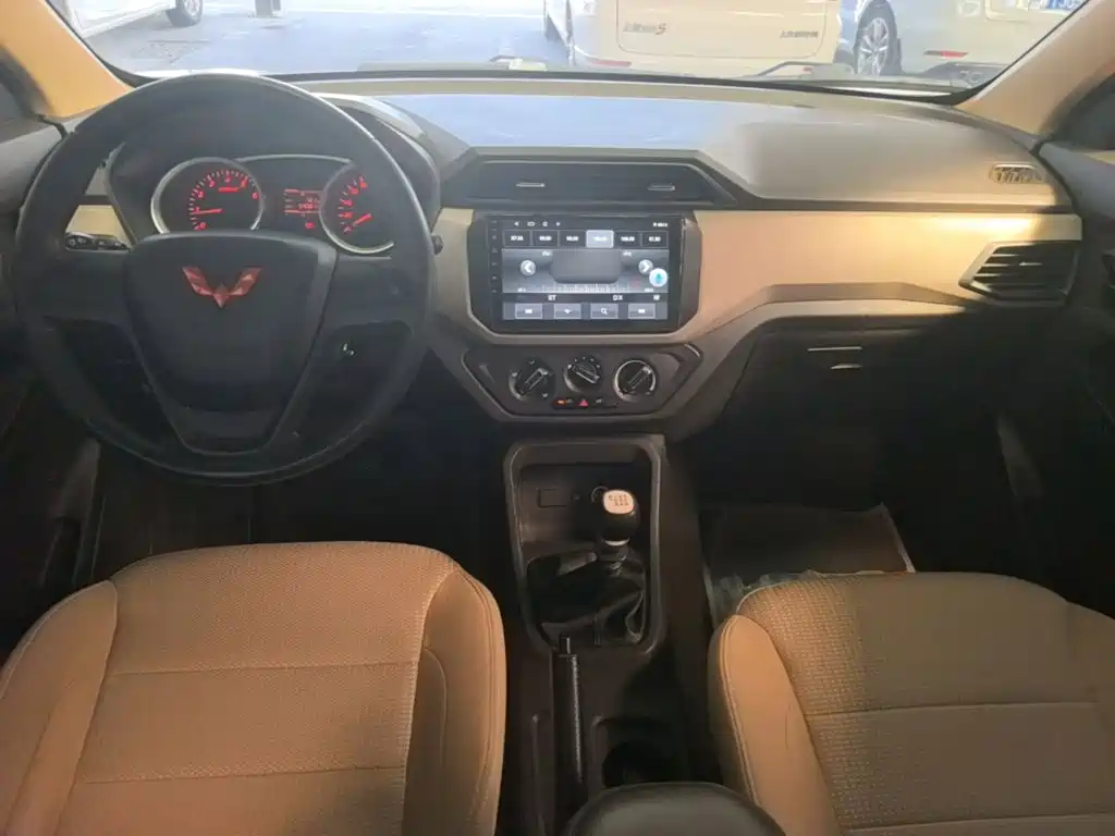 Wuling Hongguang — миниатюра 10