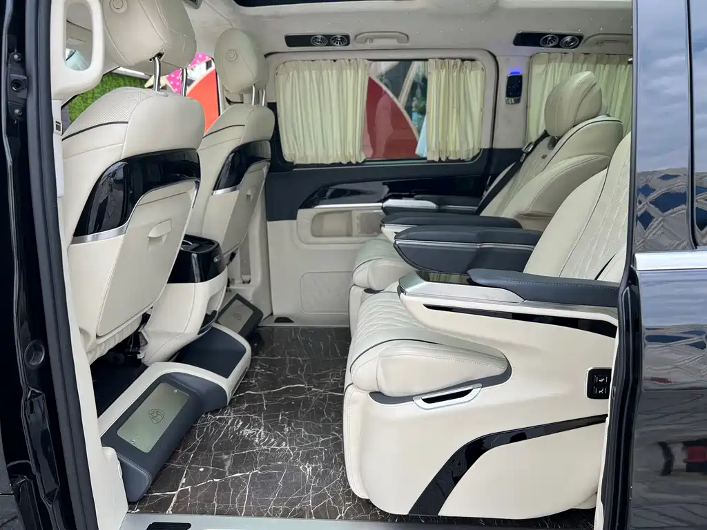 Mercedes-Benz V-Class — миниатюра 14