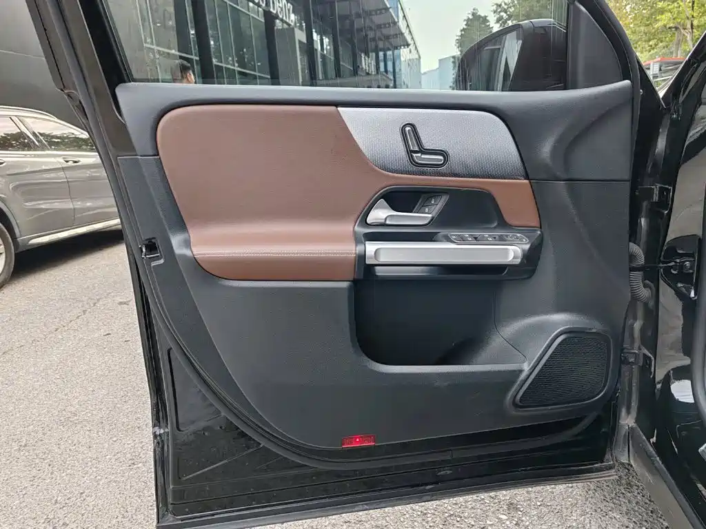 Mercedes-Benz GLB — миниатюра 9