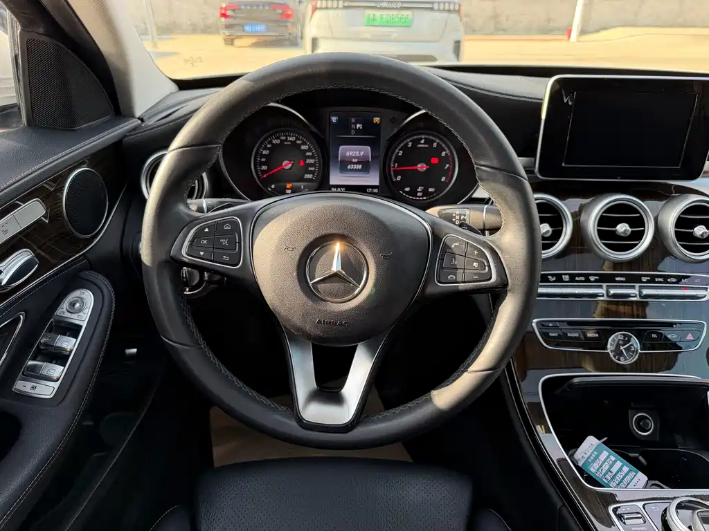 Mercedes-Benz C-Class — миниатюра 11