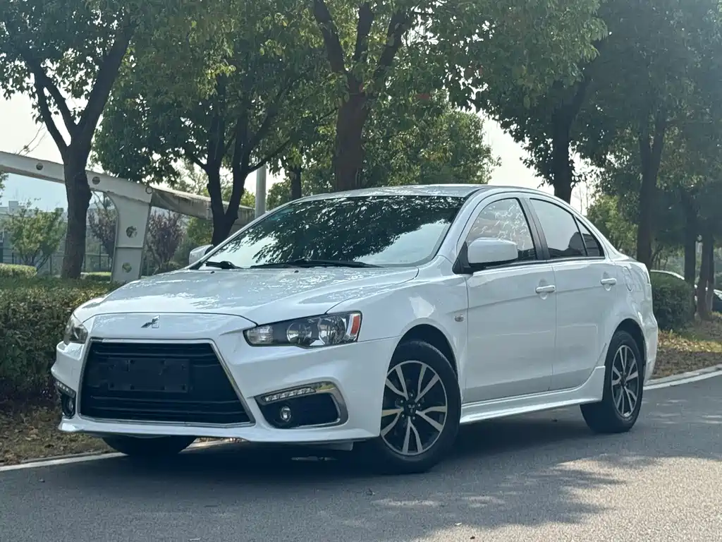 Mitsubishi Lancer EX