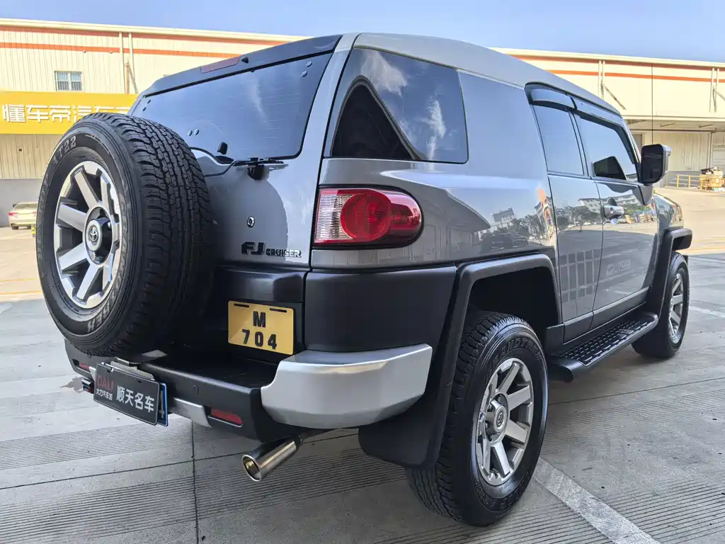 Toyota FJ Cruiser — миниатюра 13