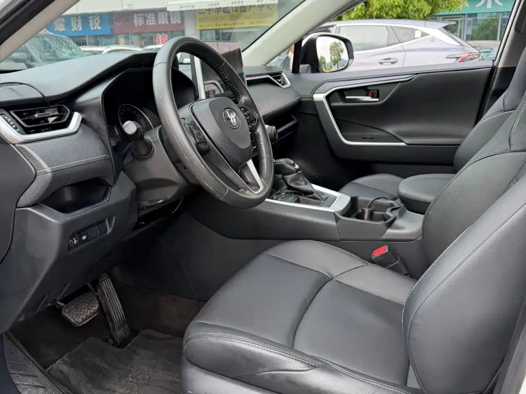 Toyota Wildlander 2022 2.0L CVT Luxury