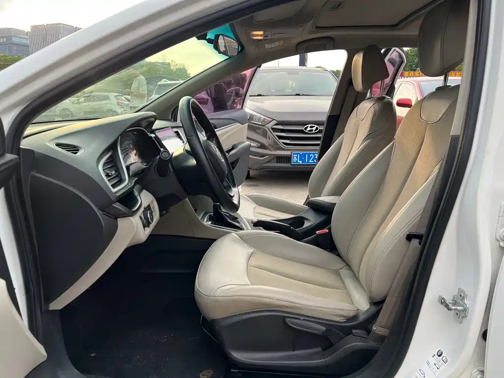 Buick Excelle — миниатюра 4