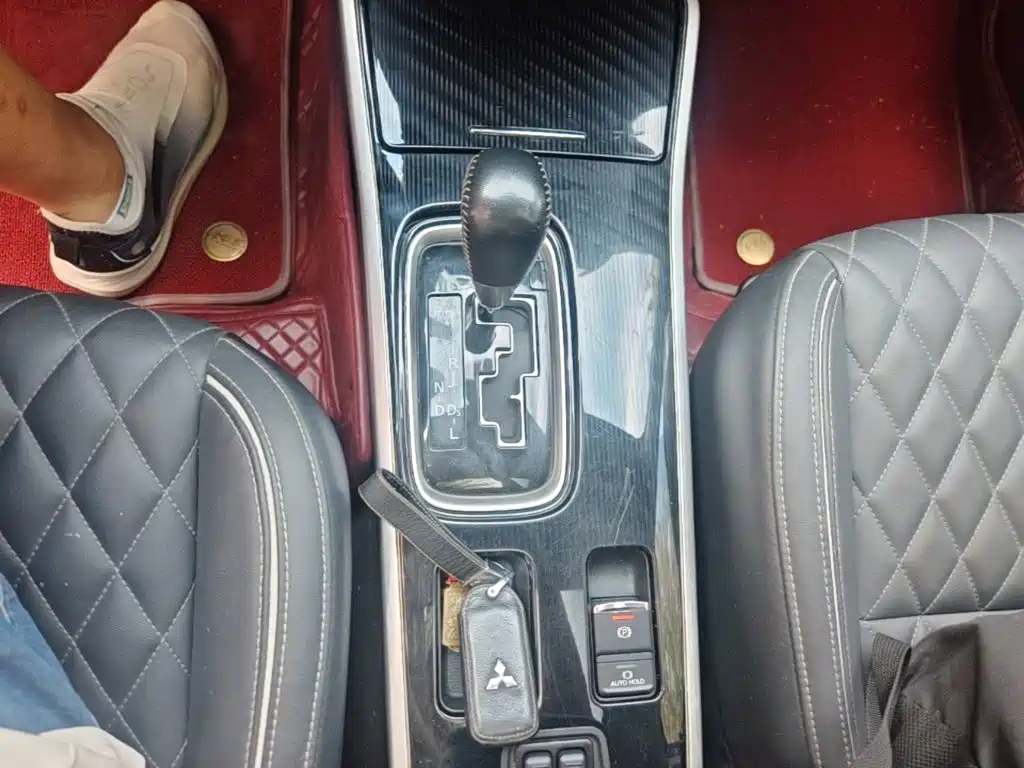 Mitsubishi Outlander — миниатюра 14