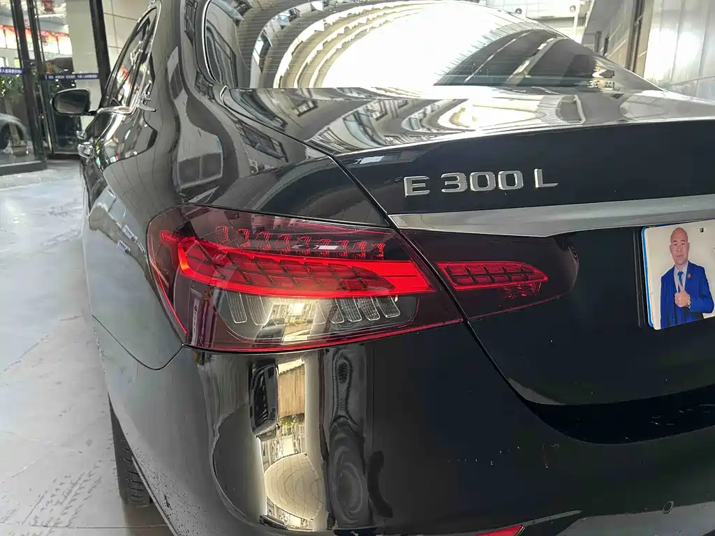 Mercedes-Benz E-Class — миниатюра 5