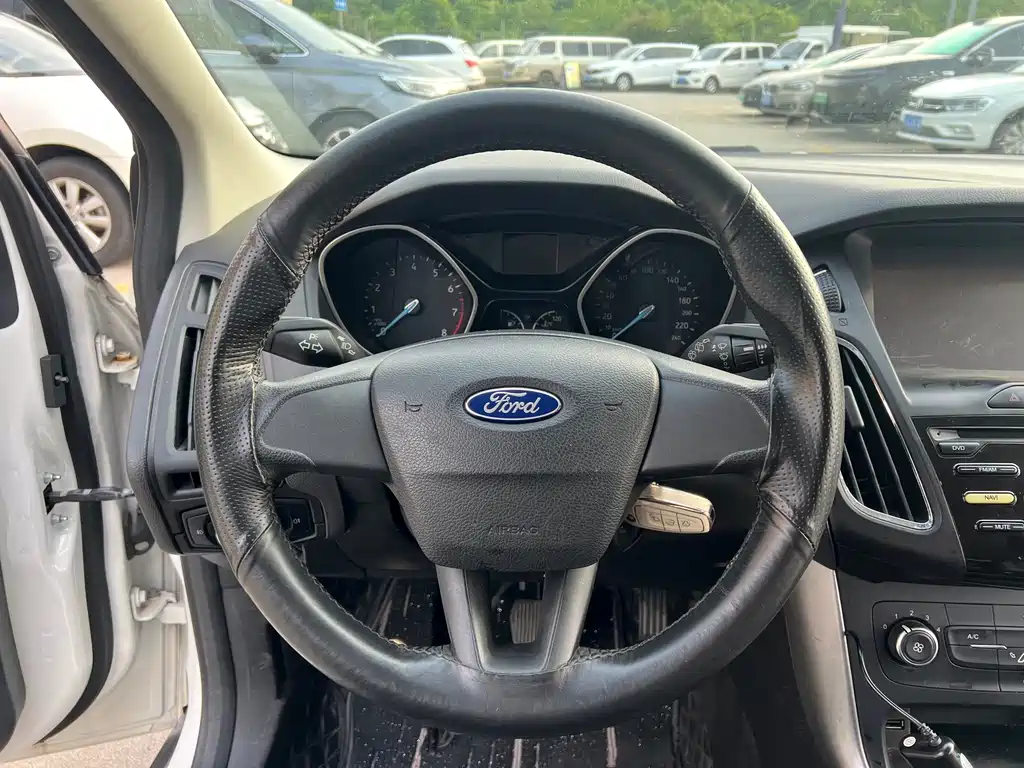 Ford Focus — миниатюра 7