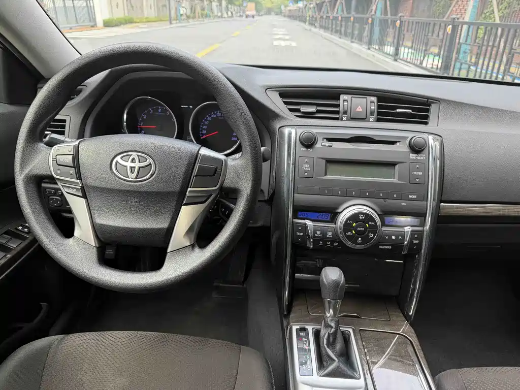 Toyota Reiz — миниатюра 9