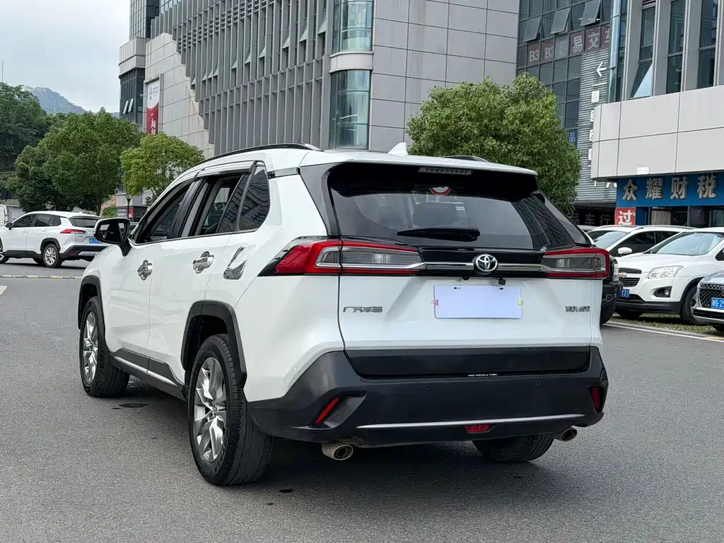 Toyota Wildlander 2022 2.0L CVT Luxury