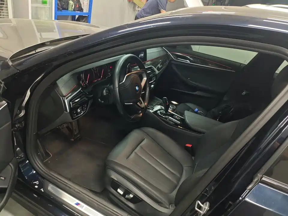 BMW 5 Series — миниатюра 3