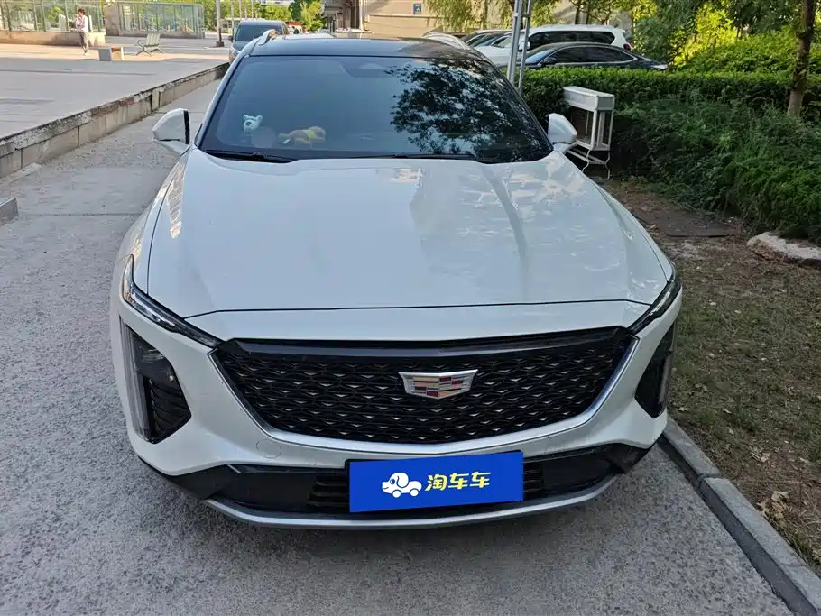 Cadillac GT4 2023 25T Luxury