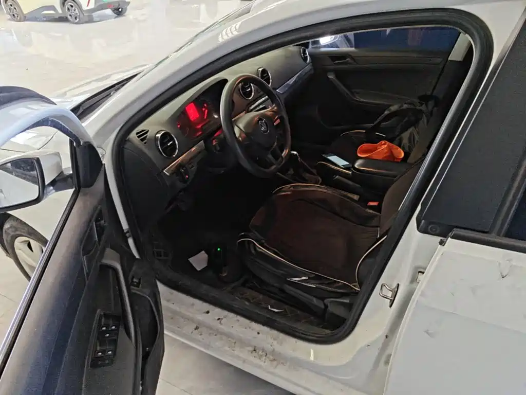 Volkswagen Jetta — миниатюра 16