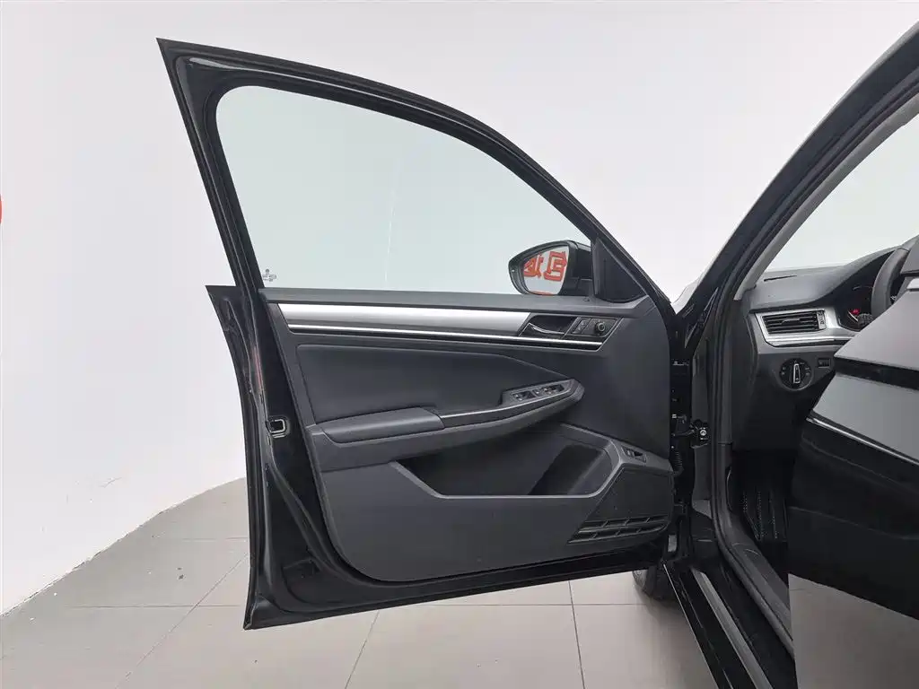 Volkswagen Bora 2018 1.5L MT Comfort