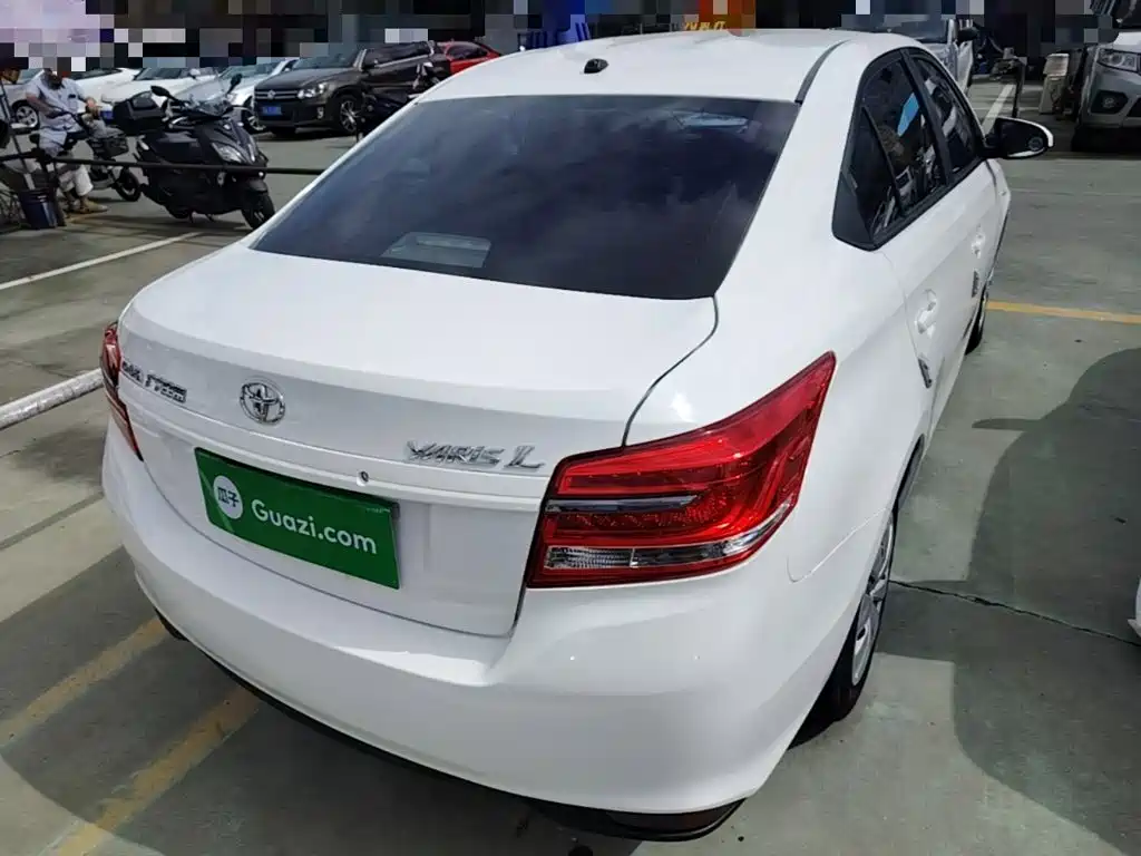 Toyota Yaris L — миниатюра 7