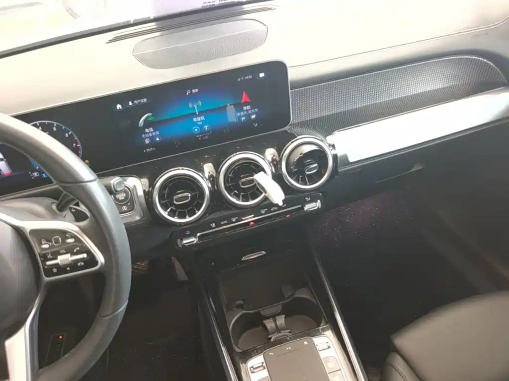 Mercedes-Benz GLB — миниатюра 13